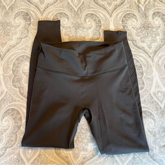 Lulumon wunder under laser cut out leggings - Picture 1 of 5